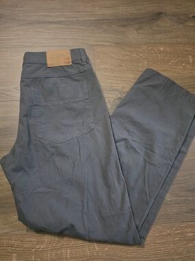 MEC Men's Black Hiking Pant with Subtle Contrast Stitching